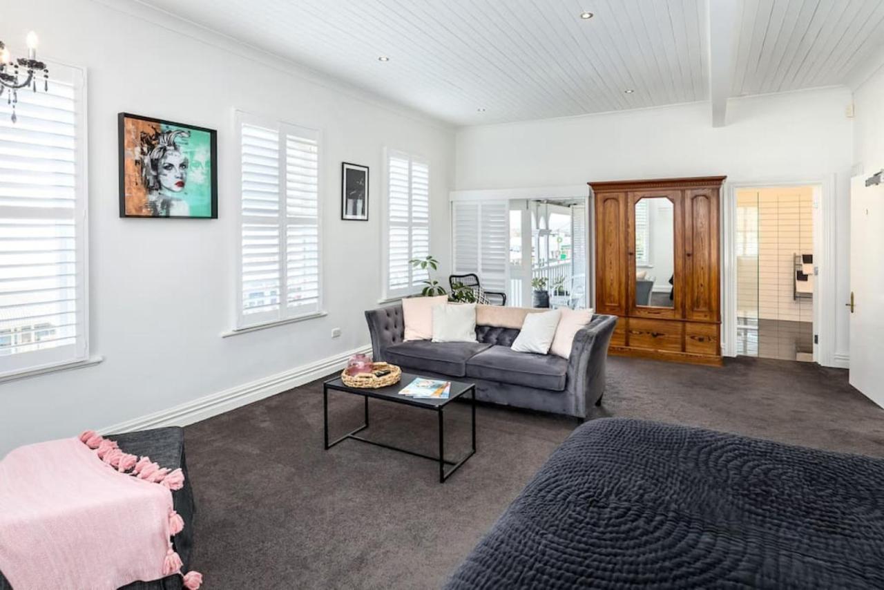 Altitude Studio Apartment Martinborough Esterno foto